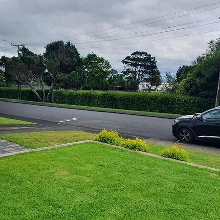 Retro On Queen, Papakura Exteriör bild